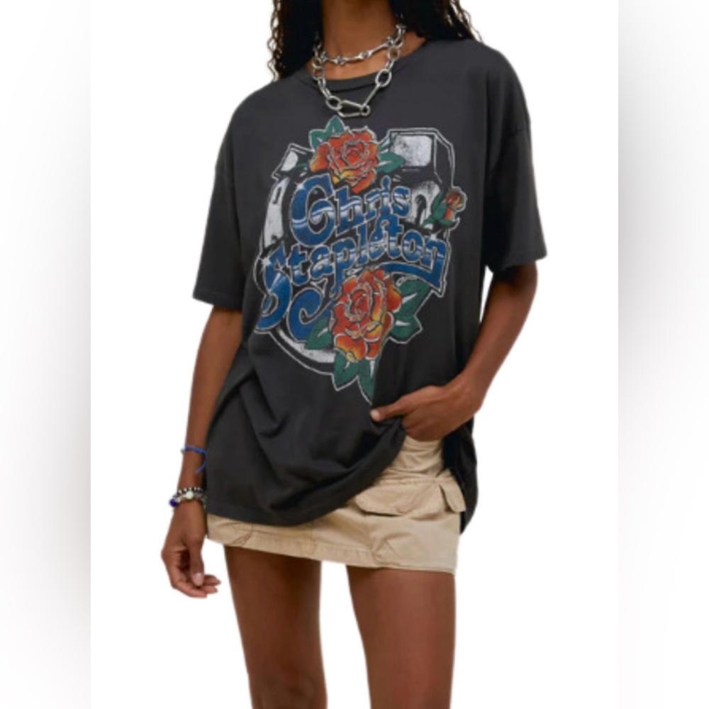 Daydreamer O/S Chris Stapleton Horseshoe Graphic Top. ⚡️💗